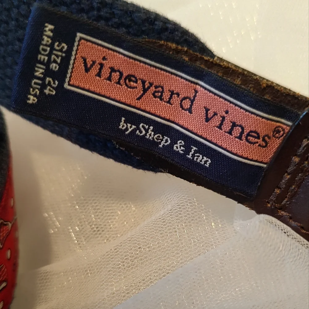 Vineyard Vines good size